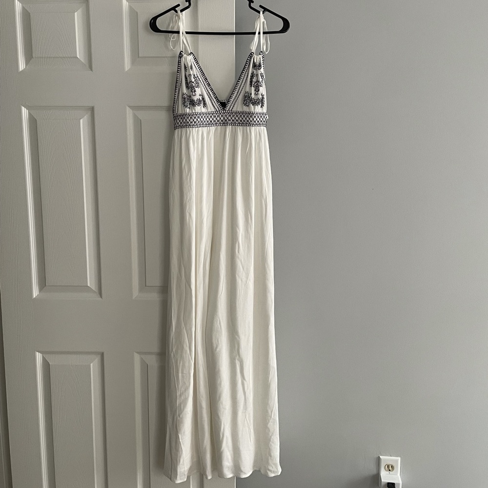 Lulus days of sunlight embroidered maxi dress